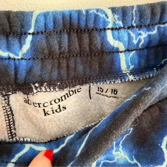 Abercrombie Kids Blue Lightning Pattern Shorts Soft and comfy Boys Size 15/16 - Picture 7 of 8